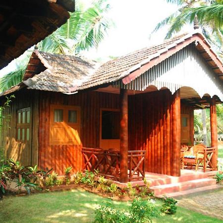 Pranav Beach Resort Канур Екстериор снимка