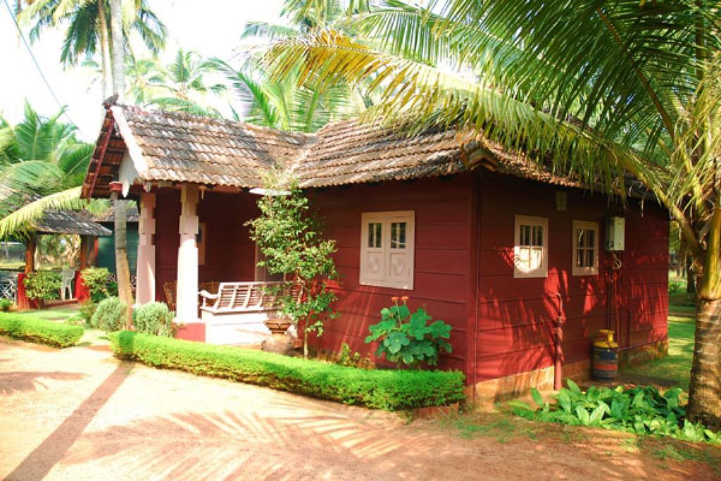 Pranav Beach Resort Канур Екстериор снимка