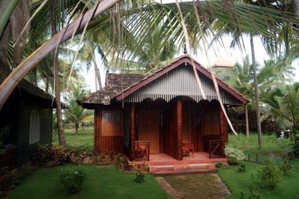 Pranav Beach Resort Канур Екстериор снимка
