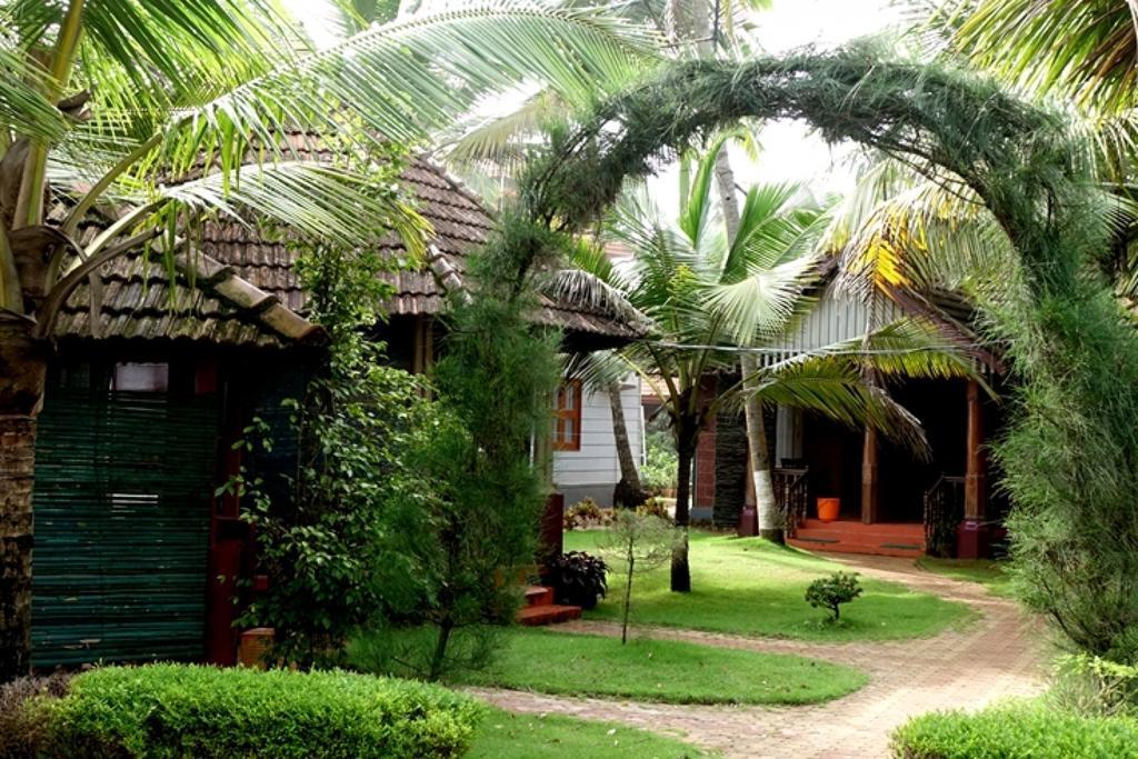 Pranav Beach Resort Канур Екстериор снимка