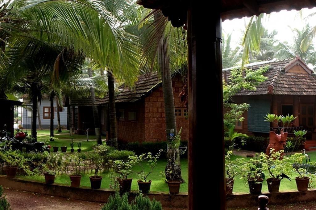 Pranav Beach Resort Канур Екстериор снимка